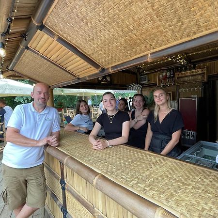 Tonneau Herbergement Insolite Au Camping Des Nieres Ebreuil Exterior foto