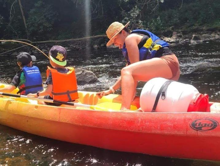 Tonneau Herbergement Insolite Au Camping Des Nieres Ebreuil Exterior foto